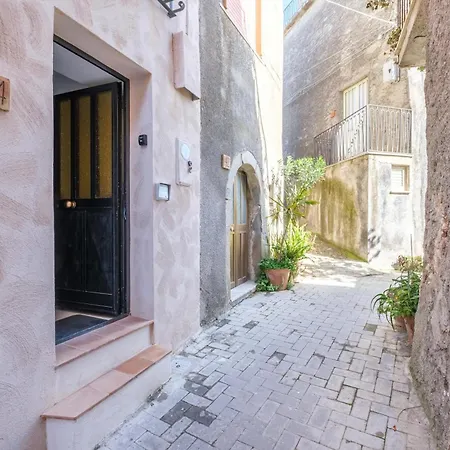 Casa *